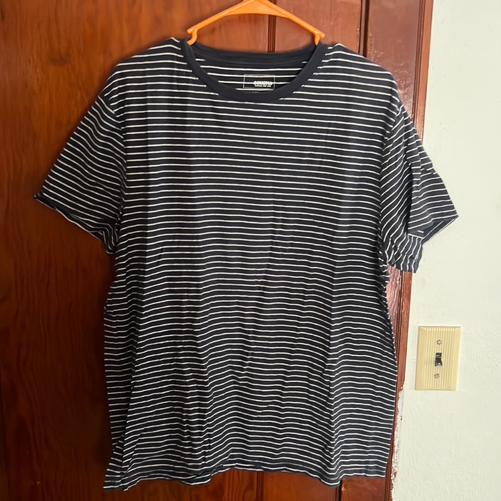 Sonoma - The Everyday T Shirt - Size Large - Good Condition - Smoke Free Home